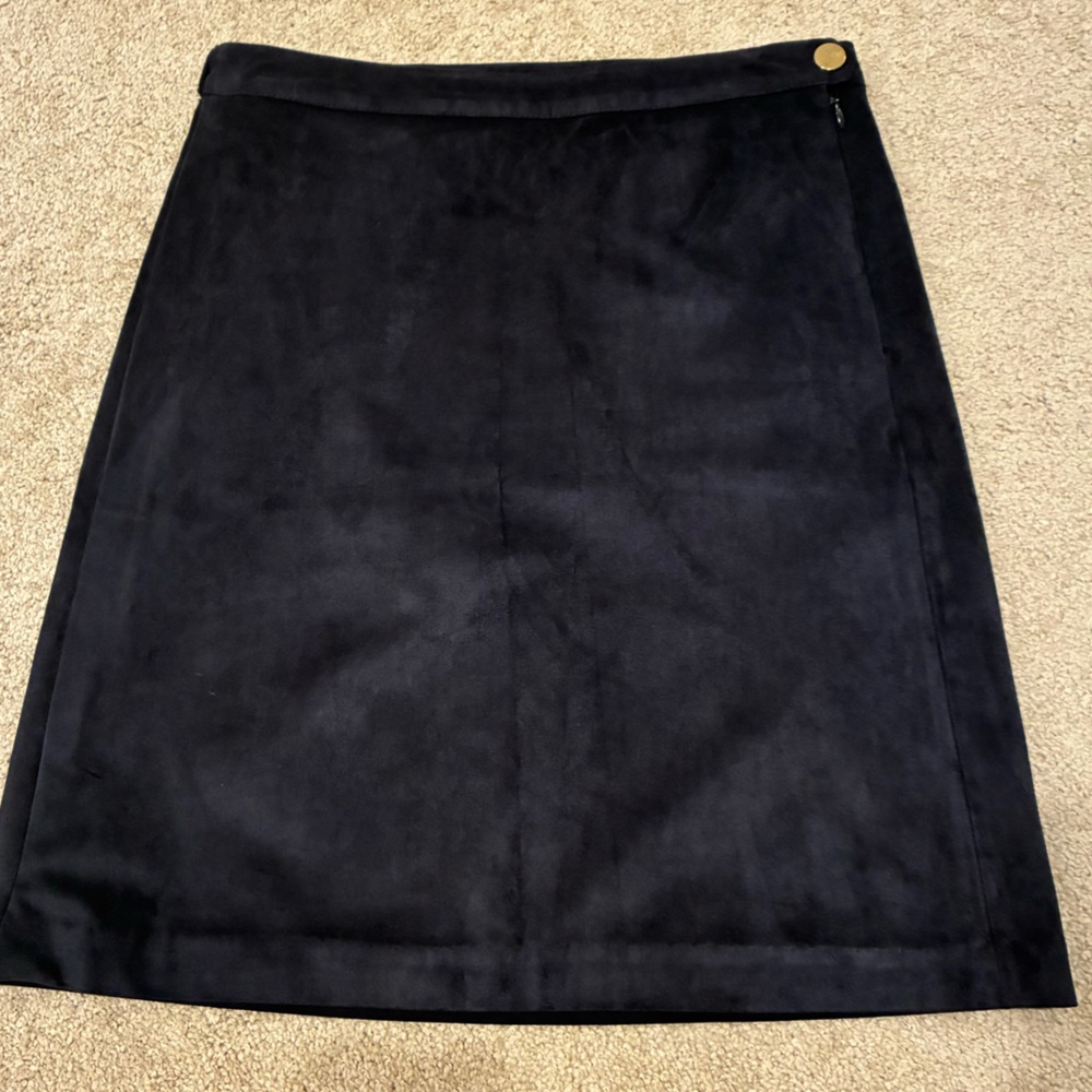 Tommy Hilfiger Women's Navy Skirt Classic Minimalistic Suede Read